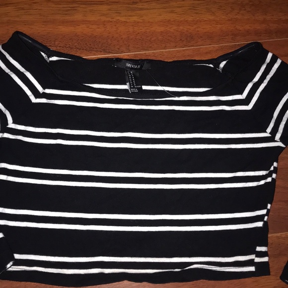 NWOT Forever 21 striped crop quarter sleeve shirt - Picture 2 of 2